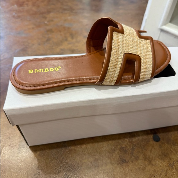 H sandal - Picture 3 of 11